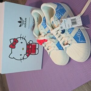 Addidas x Hello Kitty Superstar XLG